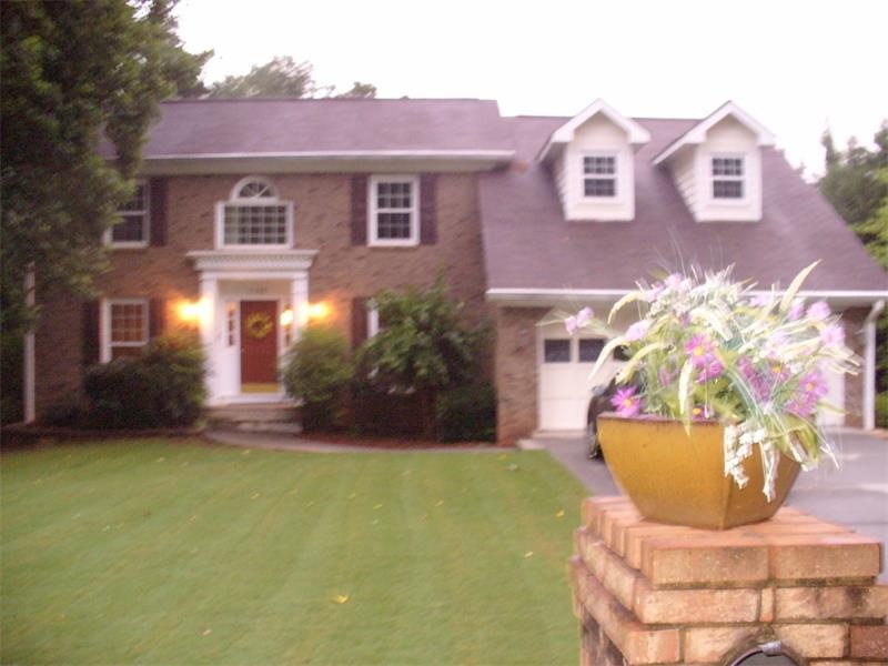 Four sides Brick, Full Basement and Pool in Brookw