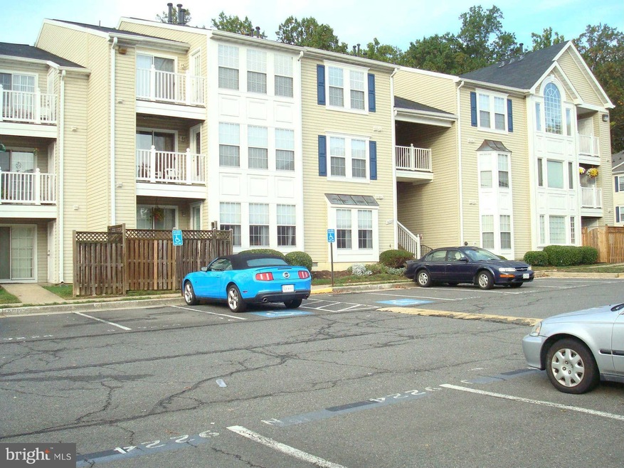 9220 Cardinal Forest Ln unit J, Lorton, VA 22079 - photo 1