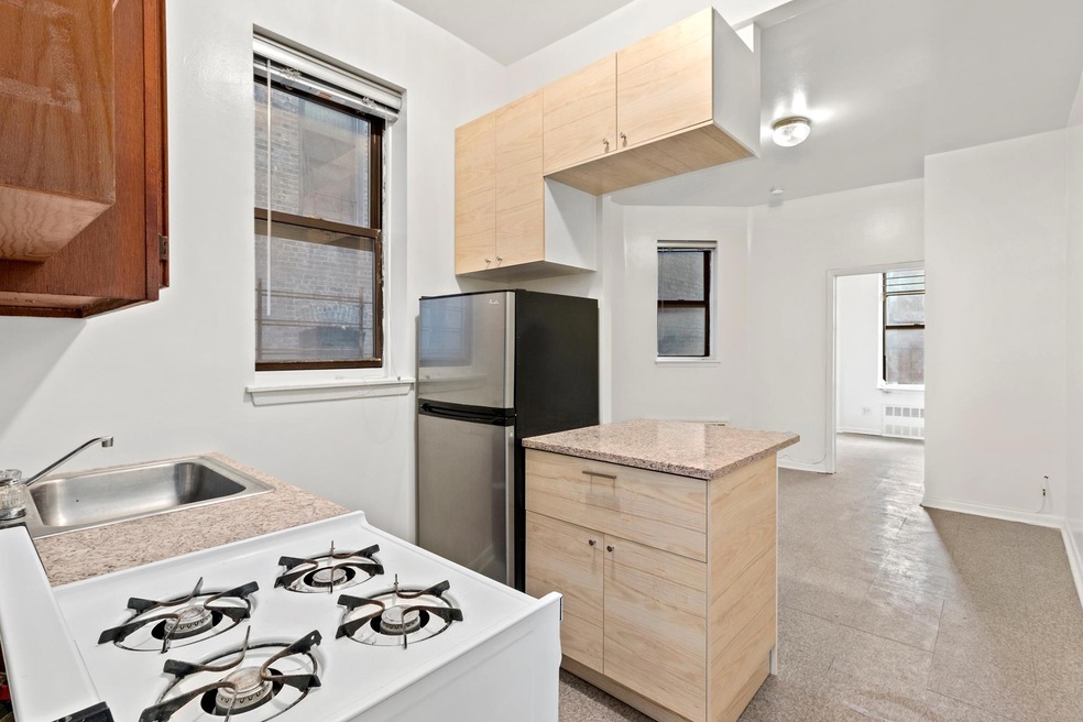 10 W 107th St unit 4B, New York, NY 10025 - photo 1