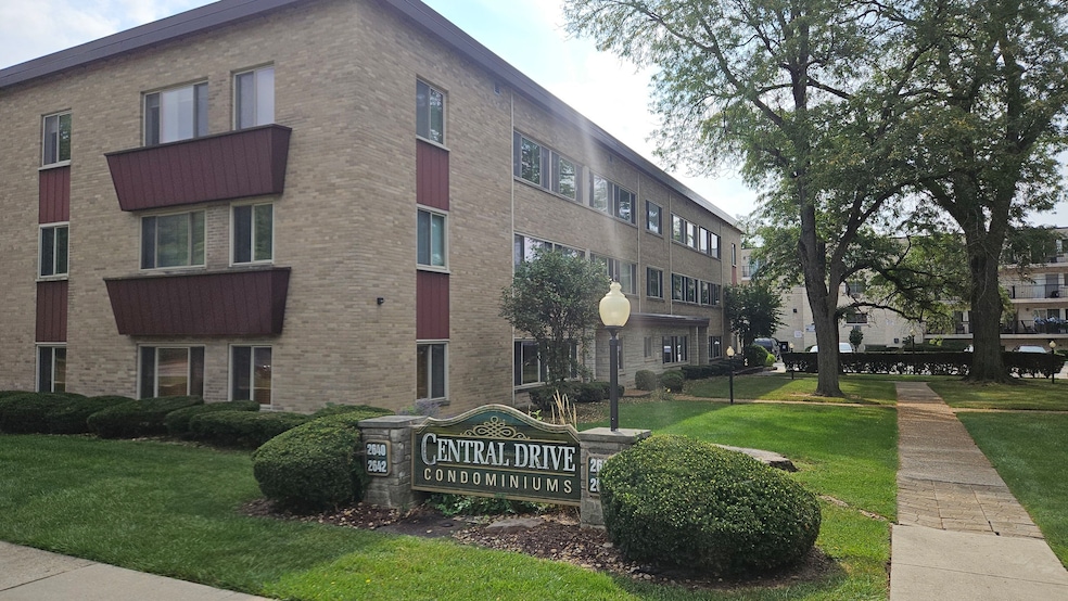 2640 Central Dr unit 1-N, Flossmoor, IL 60422 - photo 1