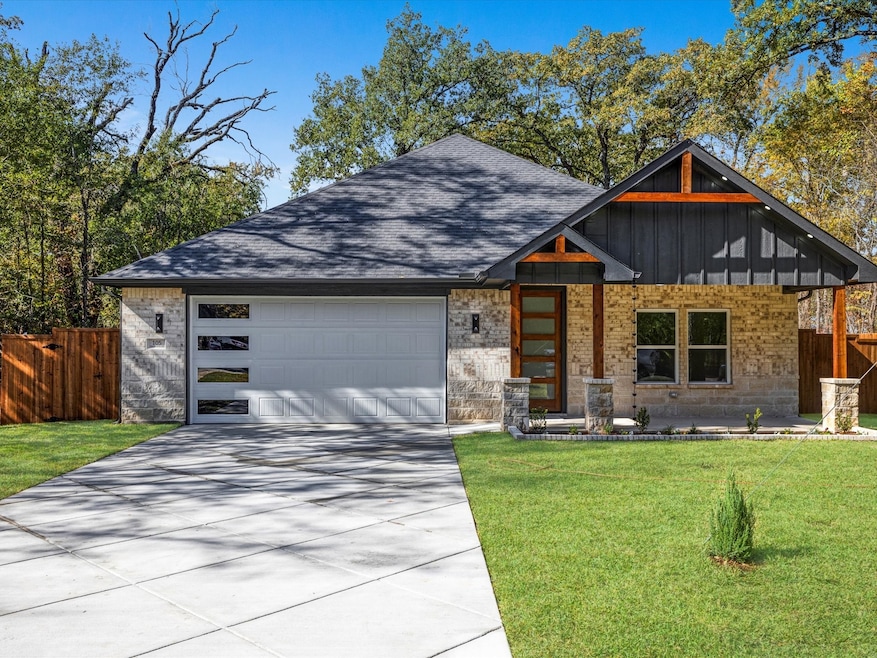 105 Oakwood Dr, Trinidad, TX 75163 - photo 1