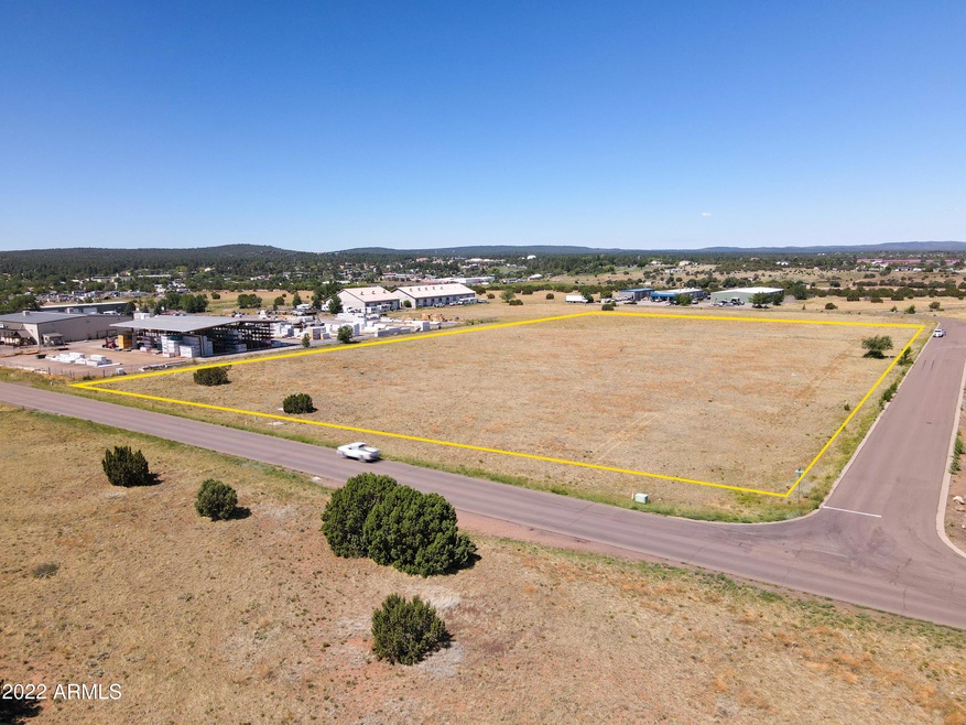 1360 N 16th St, Show Low, AZ 85901 - photo 1