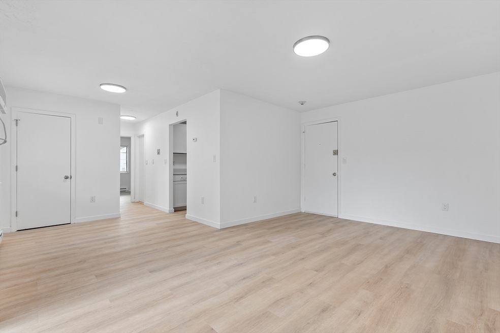 55 Broad St unit 2, Lynn, MA 01902 - photo 1