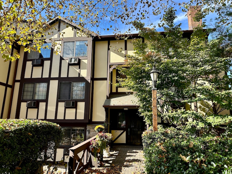 50 Aiken St unit 241, Norwalk, CT 06851 - photo 1