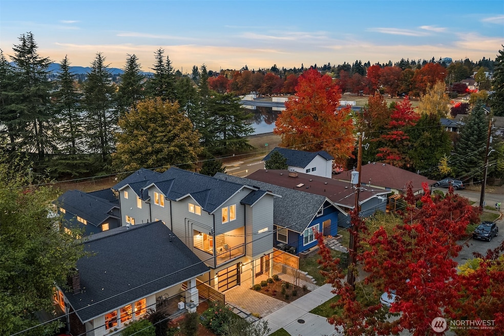 7045 16th Ave NE unit B, Seattle, WA 98115 - photo 1