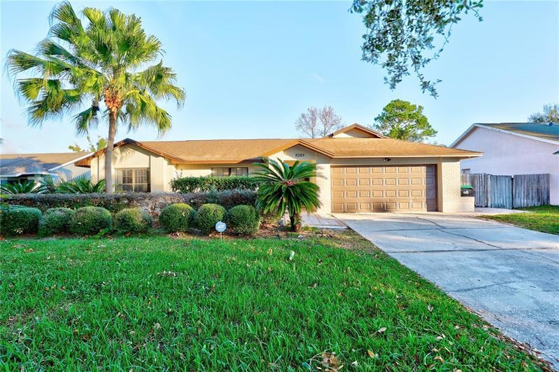8209 Wellsmere Cir, Orlando, FL 32835 - photo 1