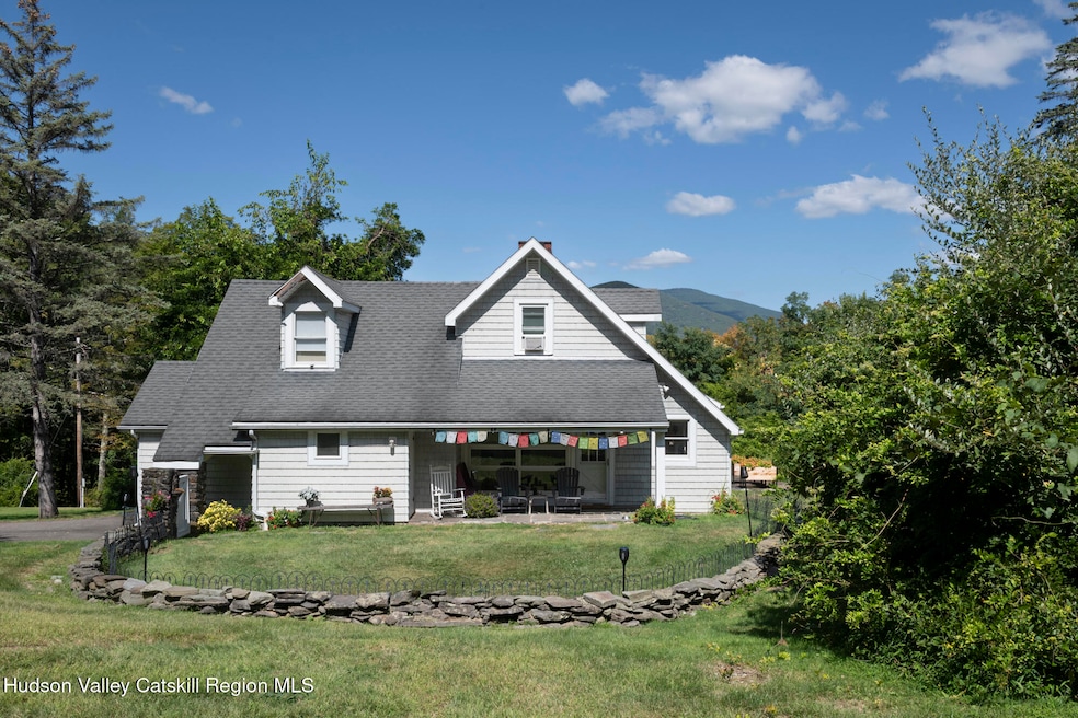 Under Contract $925,000