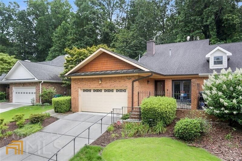 The aesthetic look of a homes exterior can tell wh