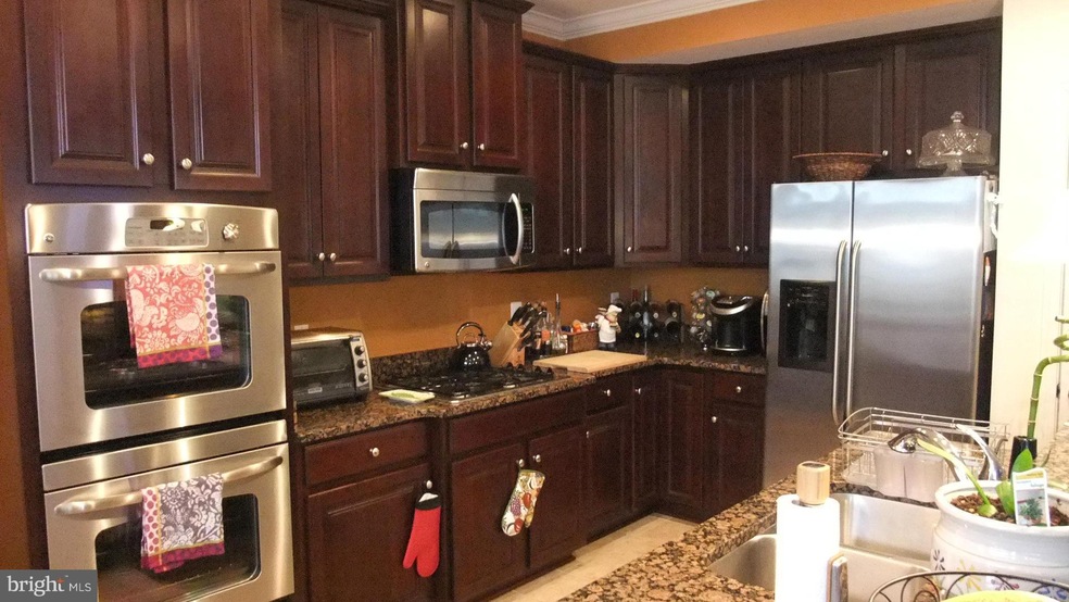 2714 Sheffield Hill Way unit 215, Woodbridge, VA 22191 - photo 1