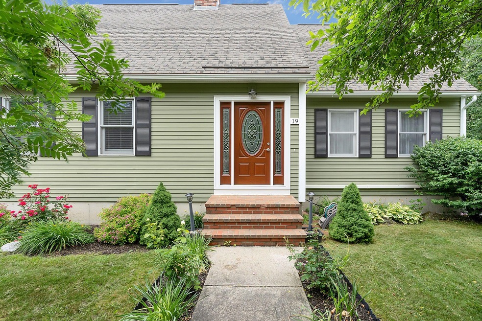 7-web-or-mls-19RoaringBrook-46