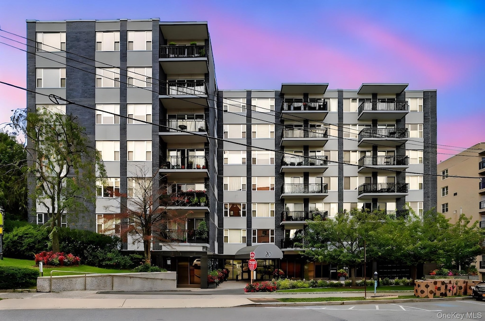 20 Old Mamaroneck Rd unit 6C, White Plains, NY 10605 - photo 1