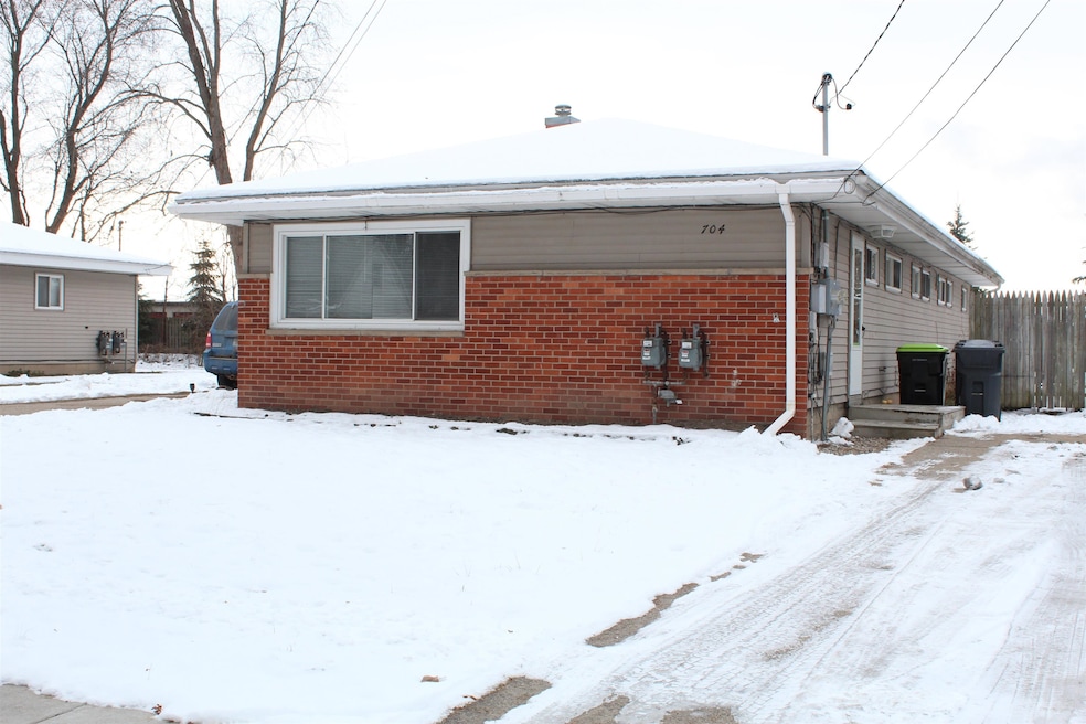 704 E Haley St, Midland, MI 48640 - photo 1