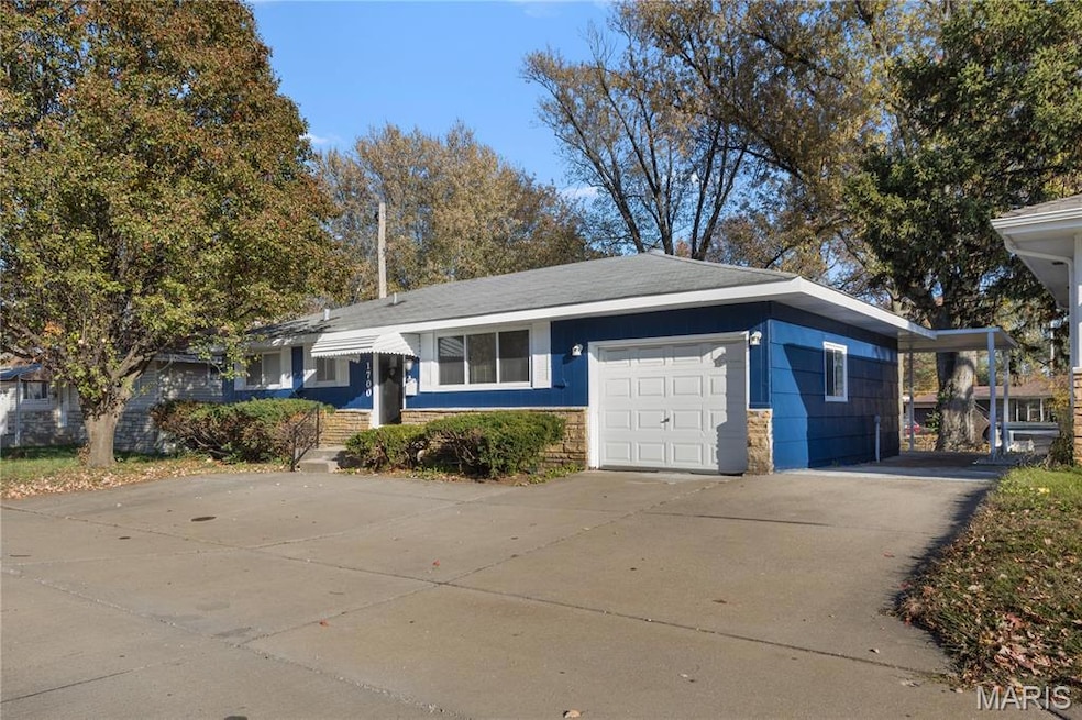 1700 Patterson Rd, Florissant, MO 63031 - photo 1