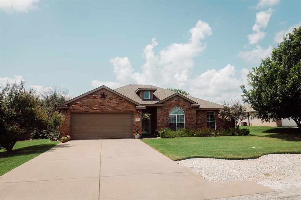 816 Wandering Ct, Granbury, TX 76049 - photo 1