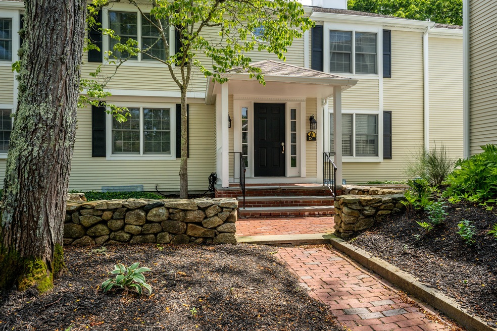 727 Main Street D2