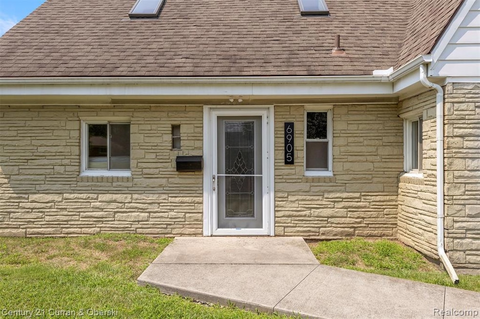 6905 N Beech Daly Rd, Dearborn Heights, MI 48127 - photo 1