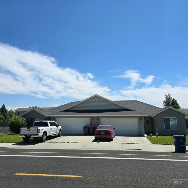 731 Caswell Ave W, Twin Falls, ID 83301 - photo 1