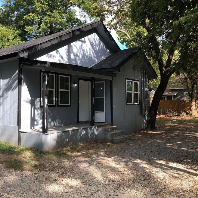 507 S Scullin Ave, Denison, TX 75020 - photo 1