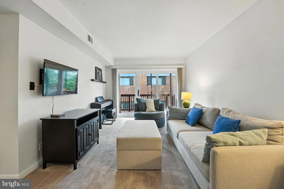 206 Skyhill Rd unit 6, Alexandria, VA 22314 - photo 1