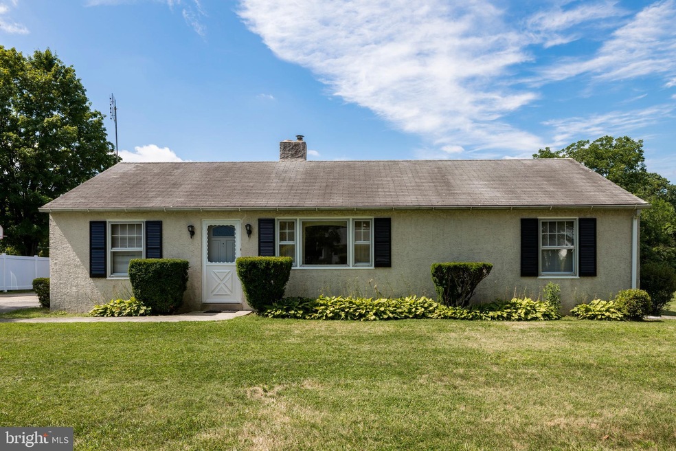 1818 Clinton Rd, Norristown, PA 19403 - photo 1