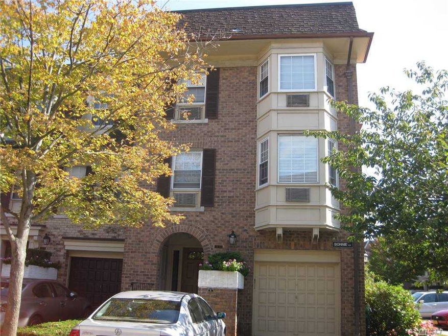 14-15 Bonnie Ln unit 105 M, Bayside, NY 11360 - photo 1