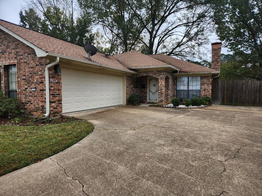 13 Pebble Creek Dr S, Longview, TX 75605 - photo 1