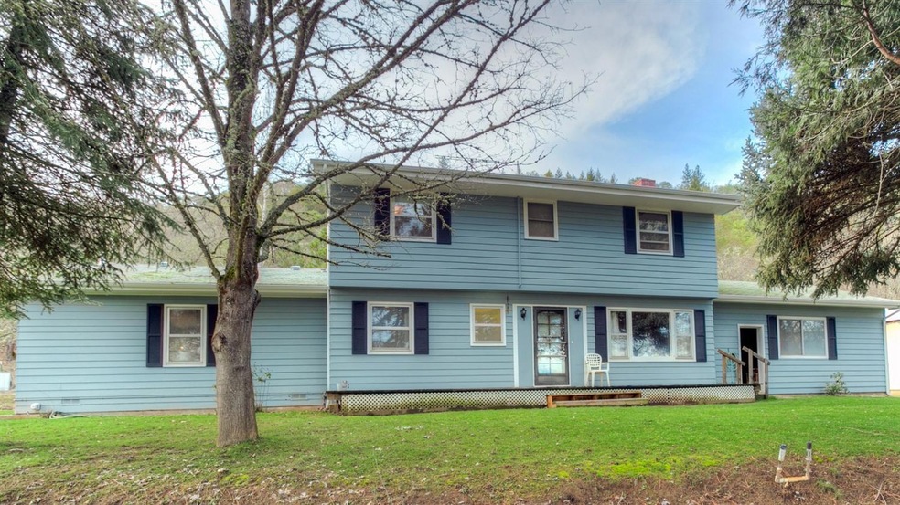 6735 Cypress Dr, Central Point, OR 97502 - photo 1