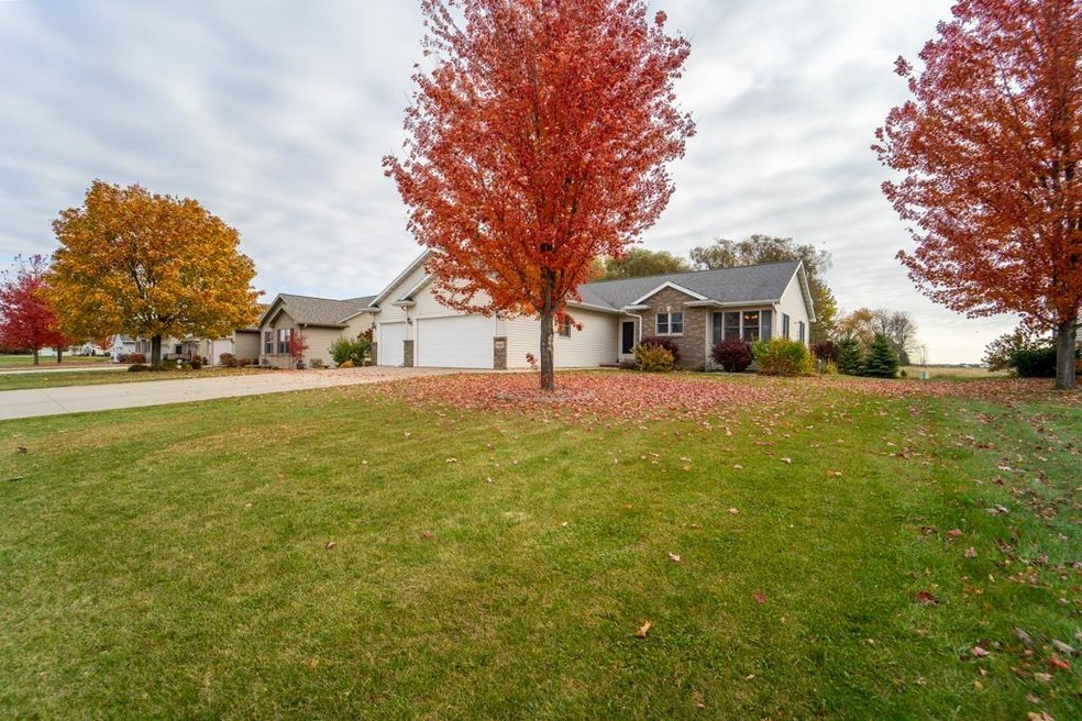 N9446 Evan St, Appleton, WI 54915 - photo 1