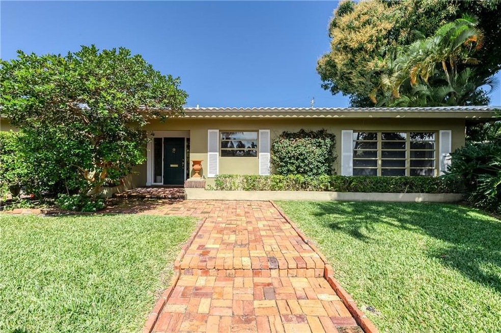 3 Bedroom / 3 Bathroom charming home in Lighthouse