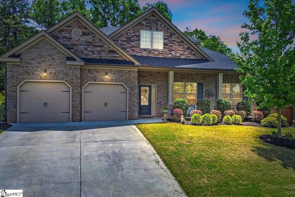 Sold $689,900 • Co-Listing Agent