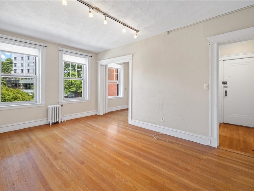 120 Riverway unit 11, Boston, MA 02215 - photo 1