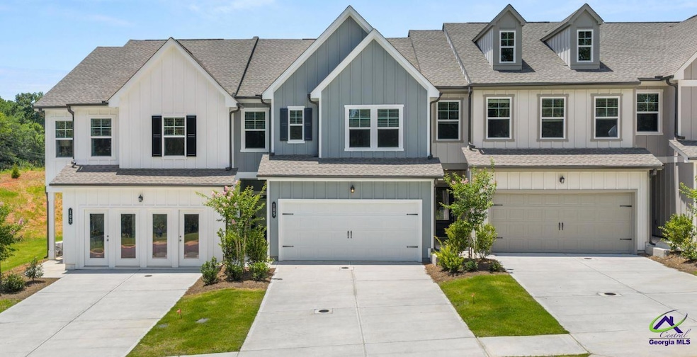 105 Milledge Commons Dr, Milledgeville, GA 31061 - photo 1