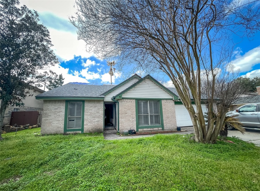 10523 Canyon Crest Ln, Houston, TX 77086 - photo 1