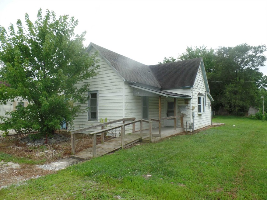 39 F St SW, Linton, IN 47441 - photo 1