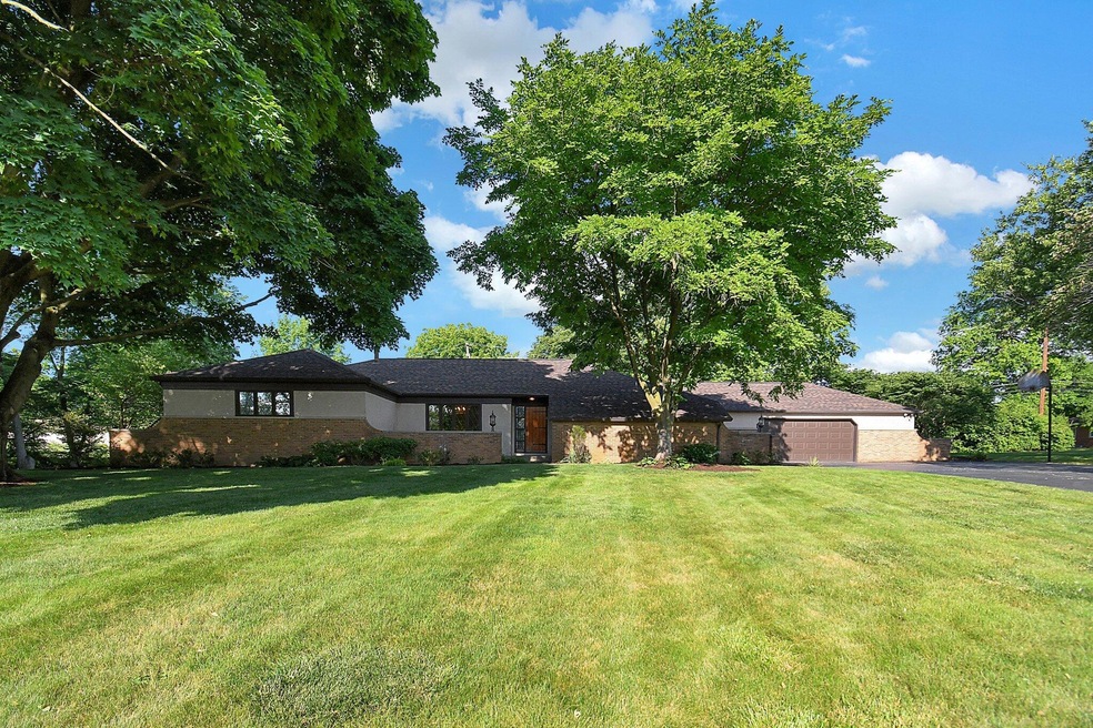 1567 Ongara Dr W