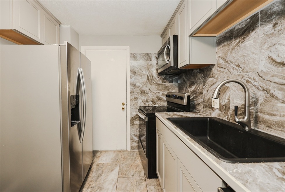 1100 Governors Dr unit 19, Winthrop, MA 02152 - photo 1