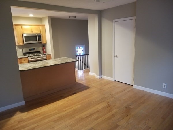 7 Murray St unit 1, Wakefield, MA 01880 - photo 1