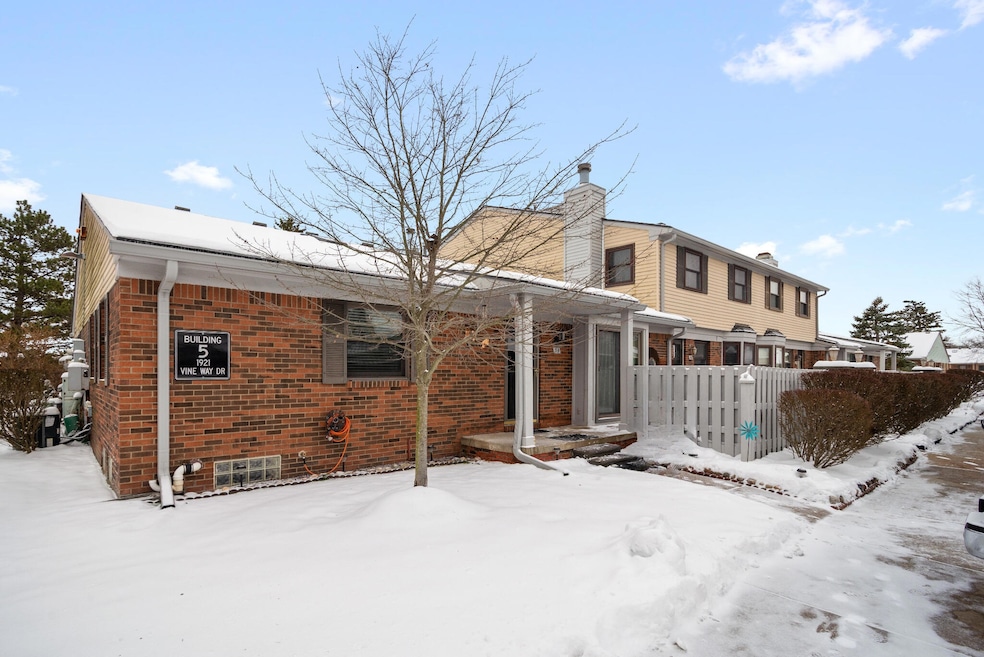 1921 Vine Way Dr unit 35, Canton, MI 48188 - photo 1