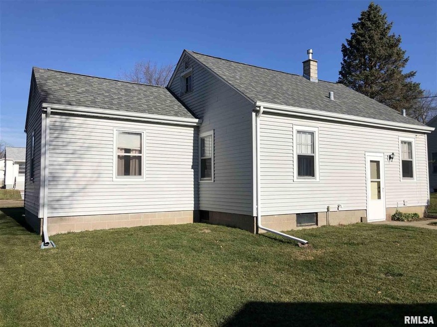 1509 W 36th St, Davenport, IA 52806 - photo 1