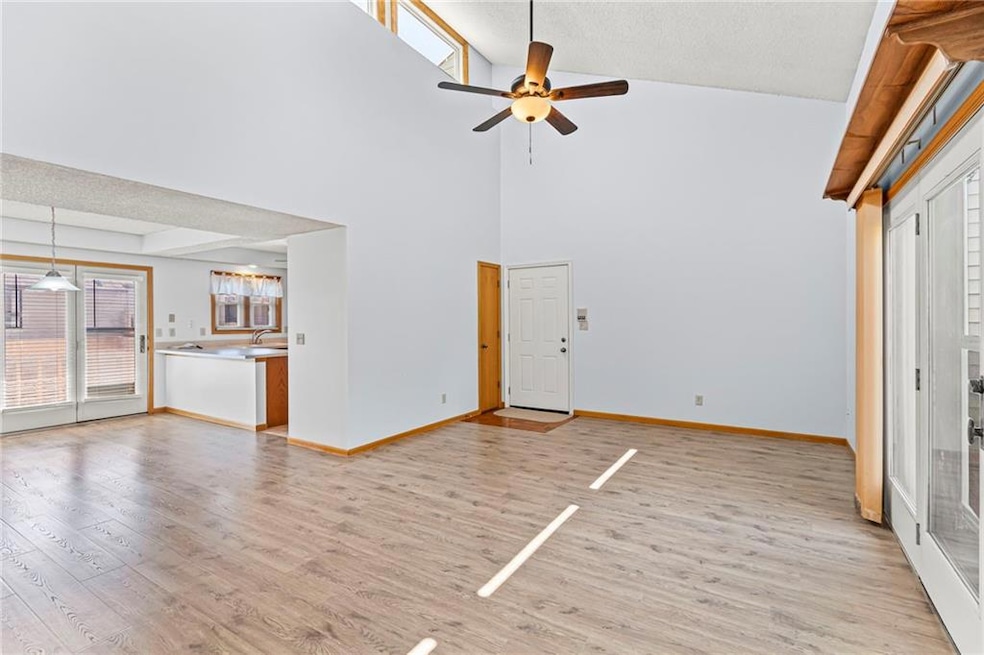 12310 E 43rd St S unit B10, Independence, MO 64055 - photo 1