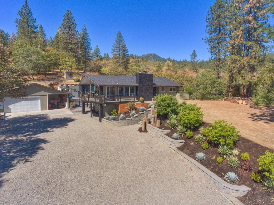 2135 Old Military Rd, Central Point, OR 97502 - photo 1