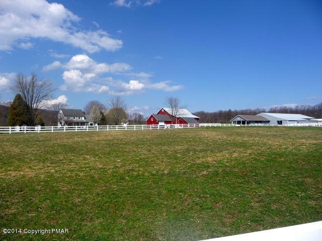 1060 Millheim Rd, Bath, PA 18014 - photo 1