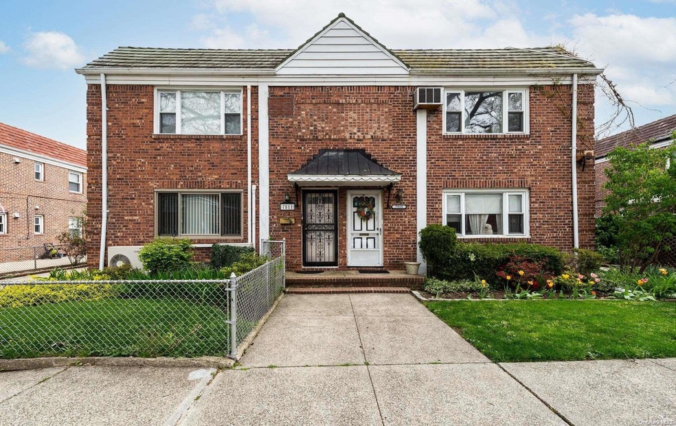 75-11 198th St, Flushing, NY 11366 - photo 1