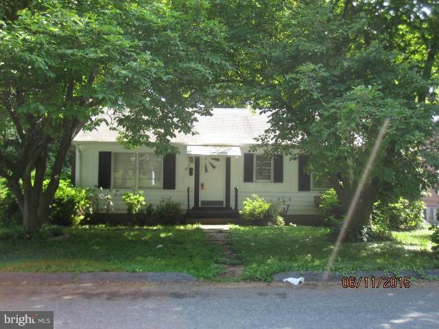 105 Meem Ave, Gaithersburg, MD 20877 - photo 1