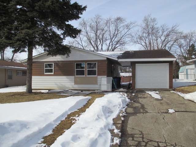 520 Waco Ln, Carpentersville, IL 60110 - photo 1