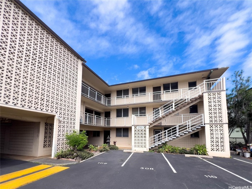 2752 Kahoaloha Ln unit I308, Honolulu, HI 96826 - photo 1