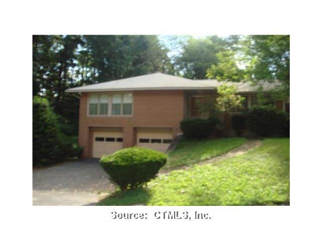 138 Gail Dr, Waterbury, CT 06704 - photo 1