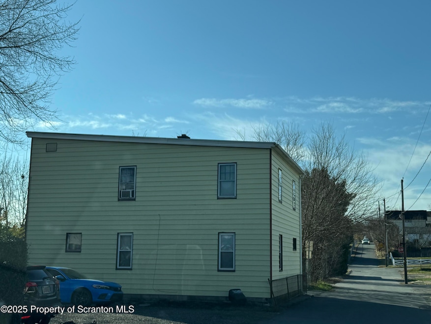 1013 Grant Ct, Scranton, PA 18519 - photo 1