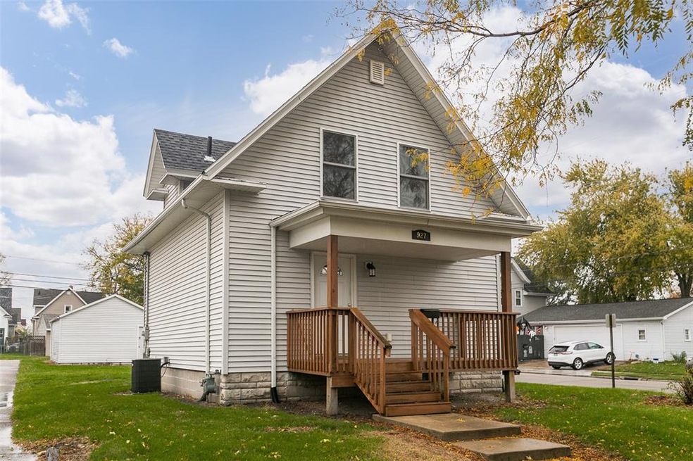 927 F Ave NW, Cedar Rapids, IA 52405 - photo 1