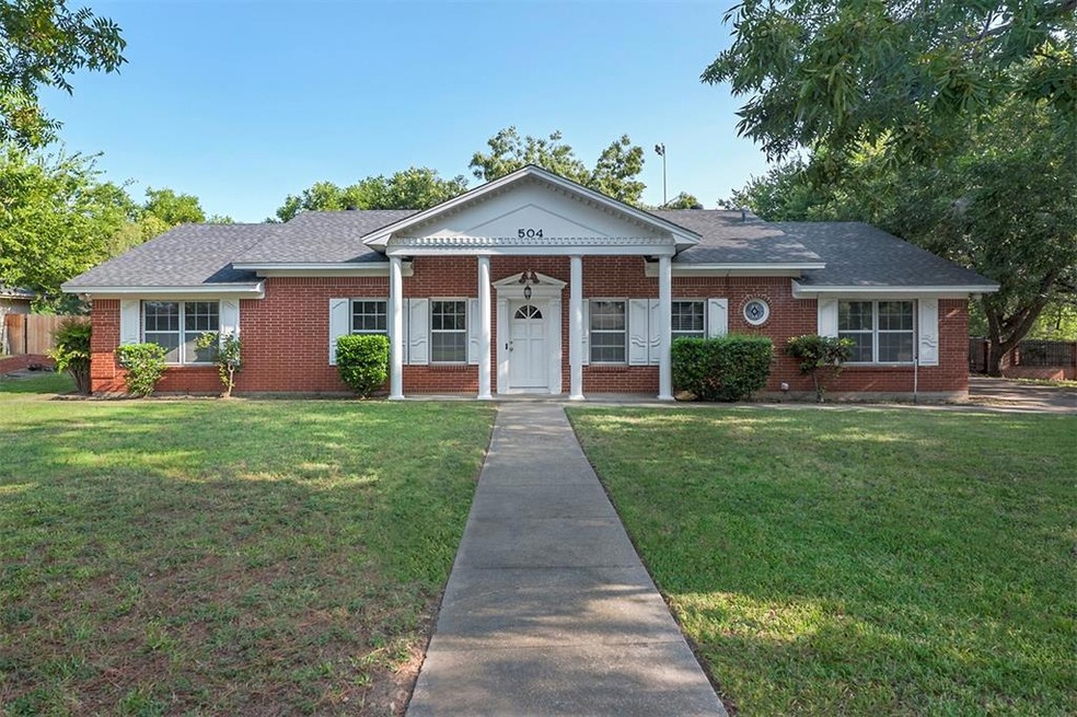 504 Mockingbird Ln, Weatherford, TX 76086 - photo 1